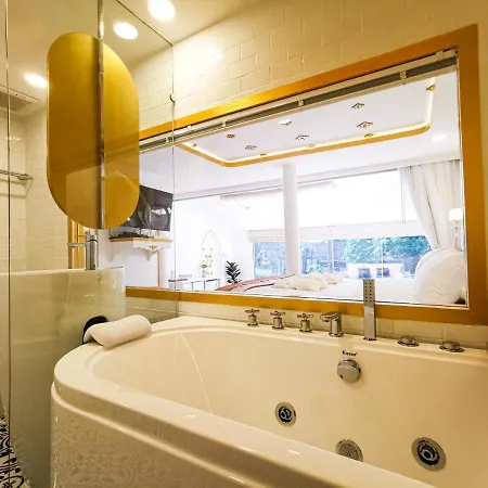 One Dhatu Ayutthaya Premium Homestay Exterior photo